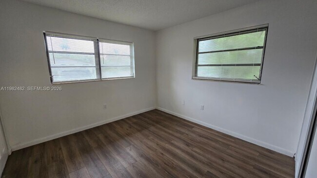 Photo - 13950 NE 4th Ave Unit AA