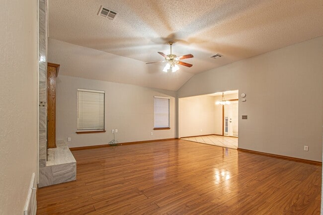 Photo - Beautiful 3 Bed 2 Bath in the Heart of OKC!
