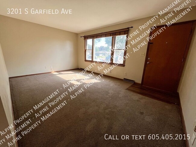 Photo - 3201 S Garfield Ave