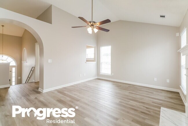 Photo - 553 Ransom Way