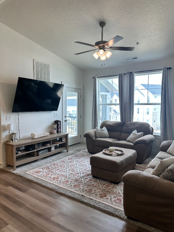 Building Photo - 938 W Coral Charm Wy Rental