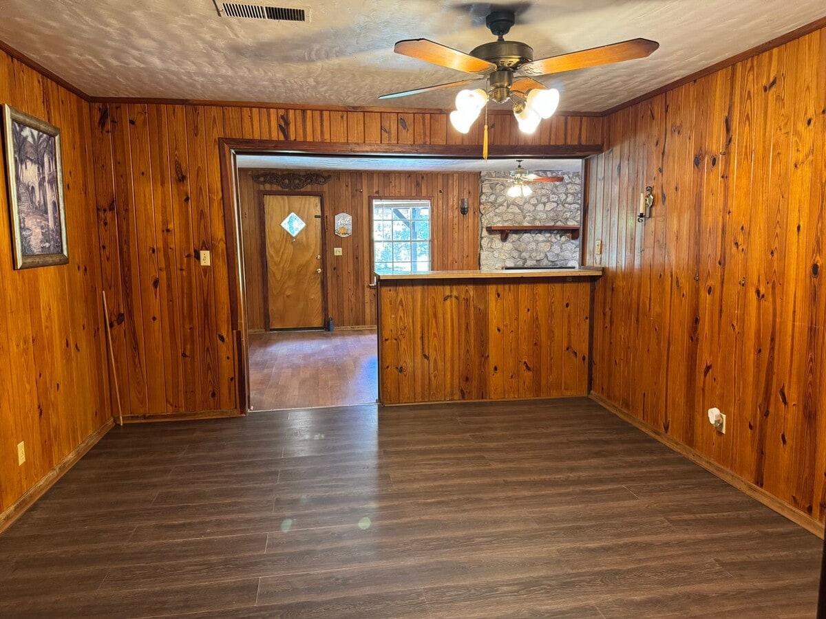 Photo - 4 Bedroom 2 Bath House on almost 2 acres o...