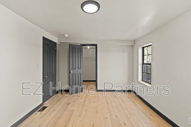 Photo - 2319 Indiana Ave