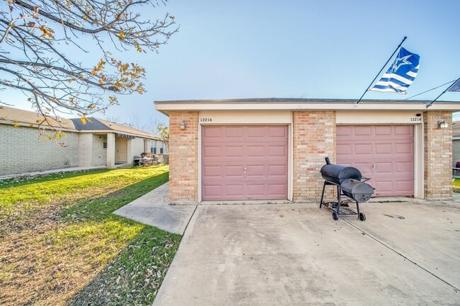 Building Photo - STONERIDGE DUPLEX - NORTH EAST I.S.D.