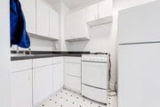 1BR, 1BA - 425SF Kitchen