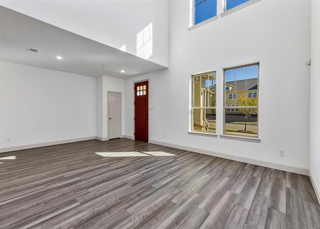 Photo - 8804 Samara St