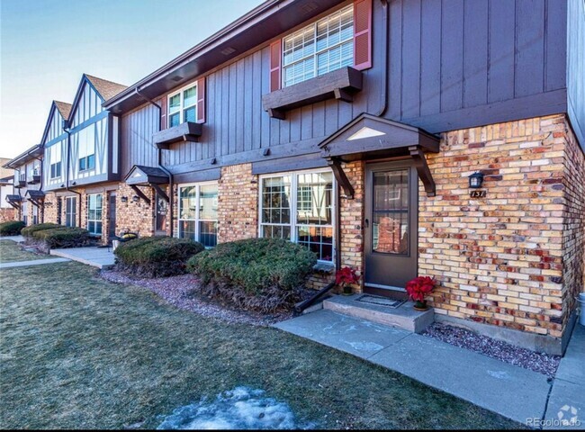 Building Photo - South Denver, 2 bed 2.5 bath Townhome, 2 C...