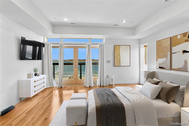 Photo - 416 W Bay Dr