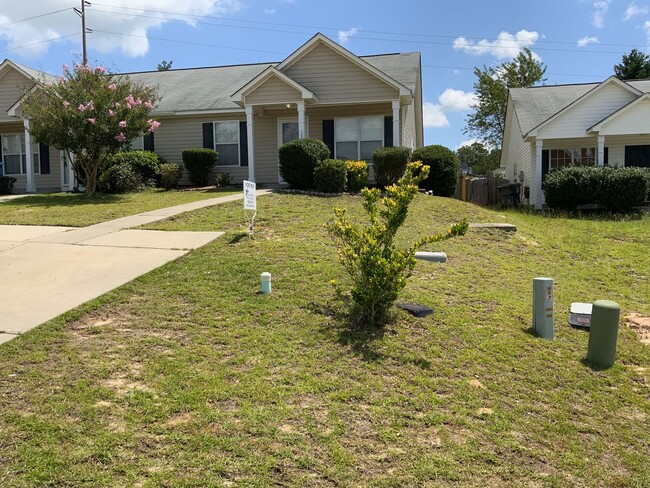 Building Photo - 127 Linville Ct