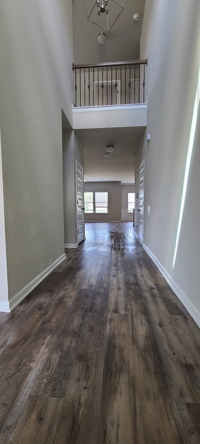 Photo - 2516 Bear Mountain St