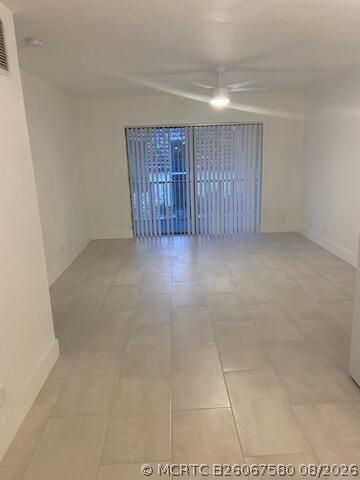 Building Photo - 3123 Oakland Shores Dr Unit D207