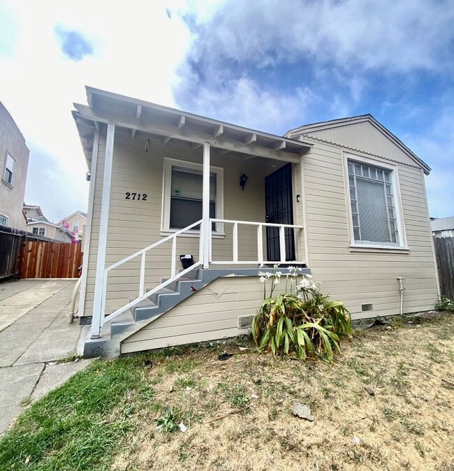 Building Photo - Nice 2 bed 1 bath House in Richmond with Garage - COMING SOON !!