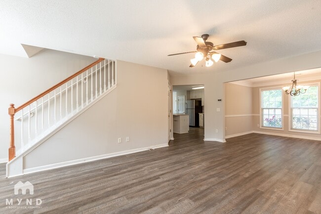 Photo - 432 The Gables Dr