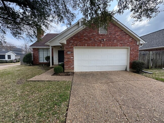 Building Photo - Gorgeous South Shreveport 3 Bedroom