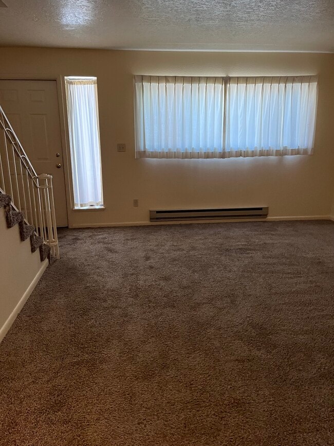 Photo - 590 N Woodruff Ave