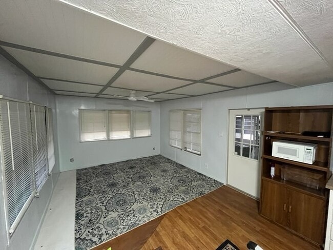 Photo - 504 Alexander Rd