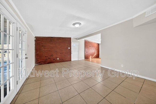 Photo - 8310 Sagewood Ln