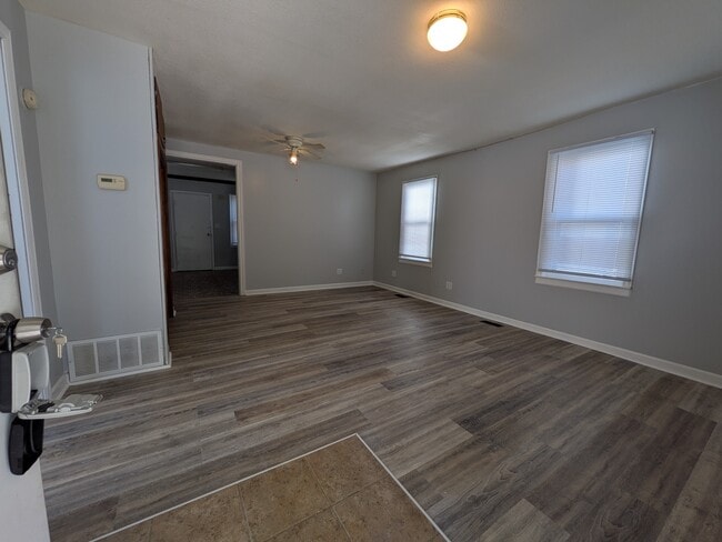 Photo - 1107 NW Van Buren St