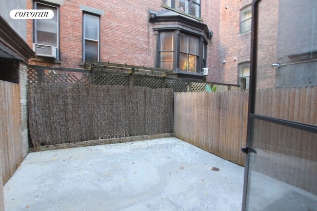 Building Photo - 856 West End Ave