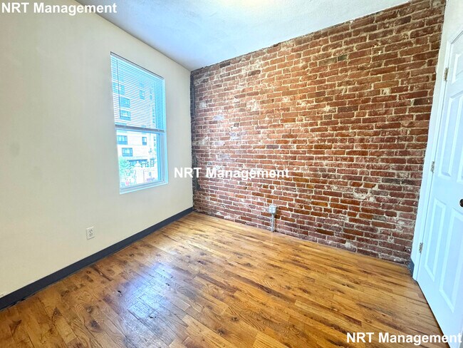 Photo - 840 Huntington Ave Unidad 2