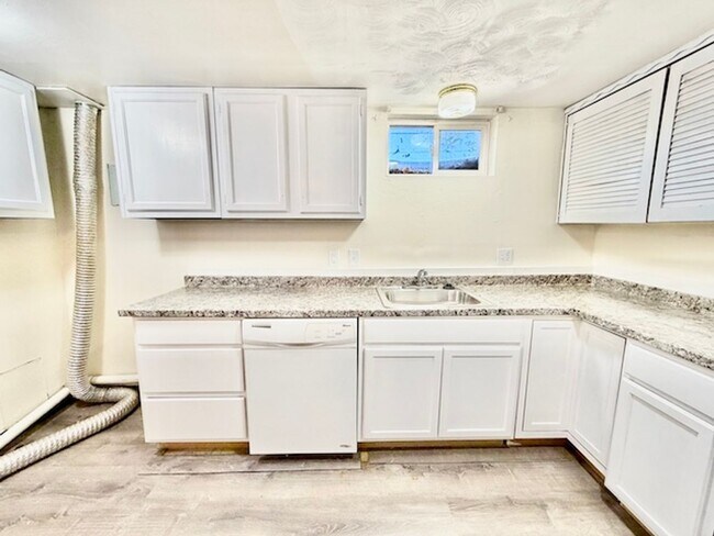 Photo - 180 Laurel St Unidad 180 Laurel St