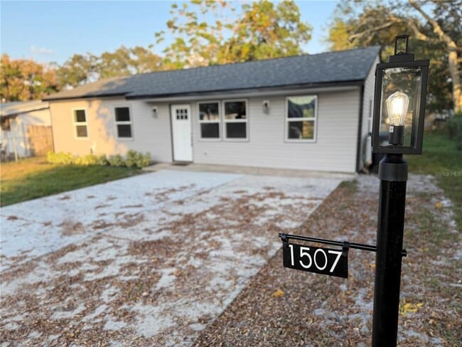 Photo - 1507 Constantine St