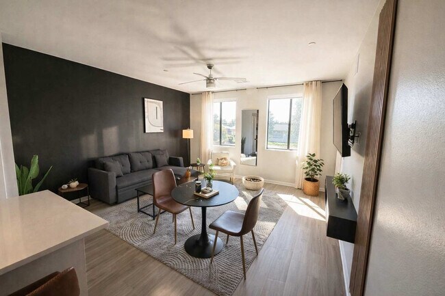 Building Photo - 777 E Stella Ln Unit SI ID1263052P