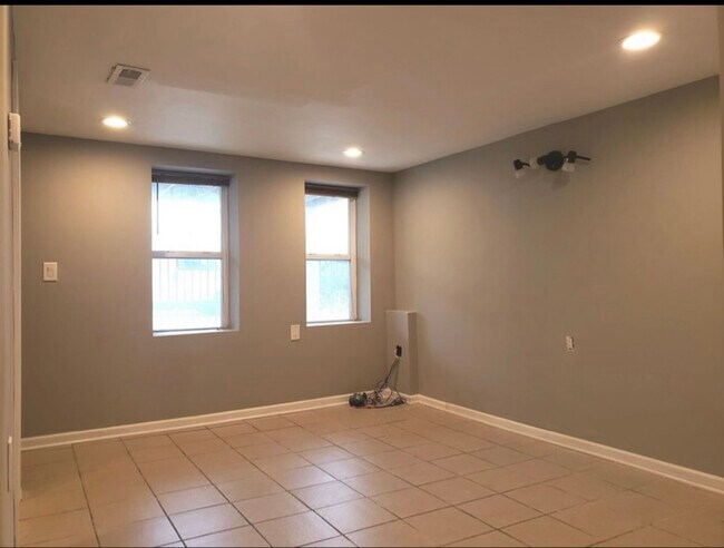 Photo - 2214 N Mango Ave Unit 2 Garden