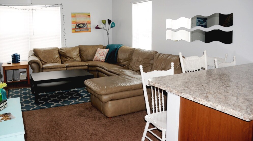 Photo - 403 E Bellows St