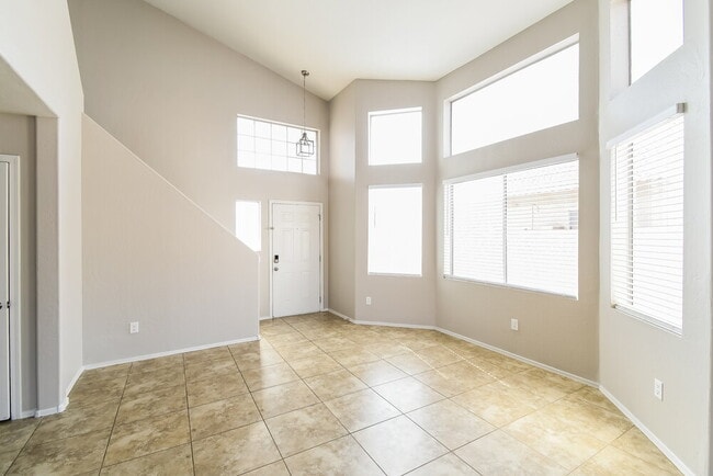 Photo - 790 E Saragosa St