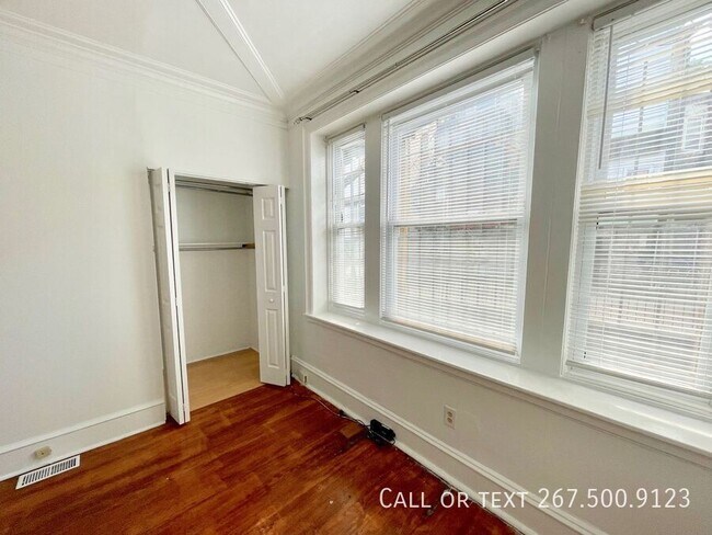 Photo - 4640 Sansom St Unidad A