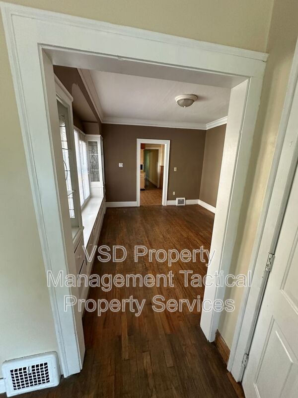 Photo - 3289 E 143rd St Unidad #3