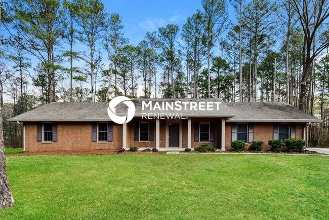Building Photo - 3 Bedroom Pet-Friendly Home in Fayetteville, GA with Main Street Renewal