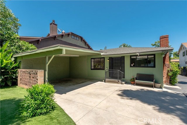 Building Photo - 4450 Matilija Ave