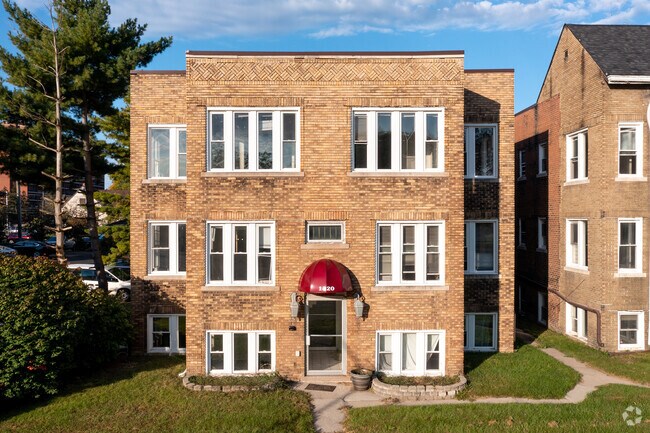 1320 Porter St