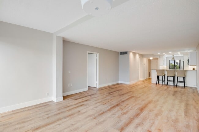 Photo - 4242 Deste Ct Unidad 101