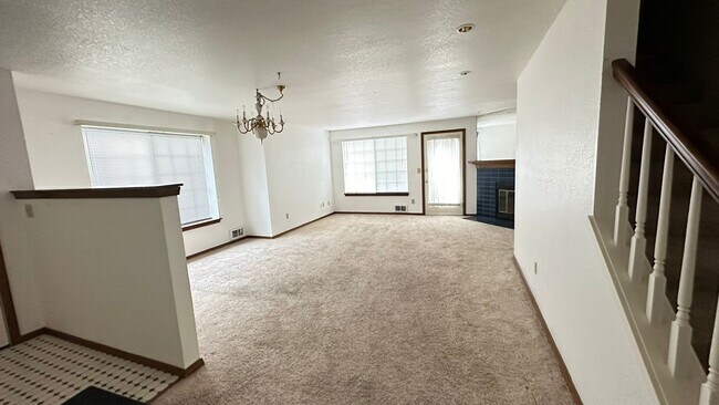 Photo - 831 S 310th Pl