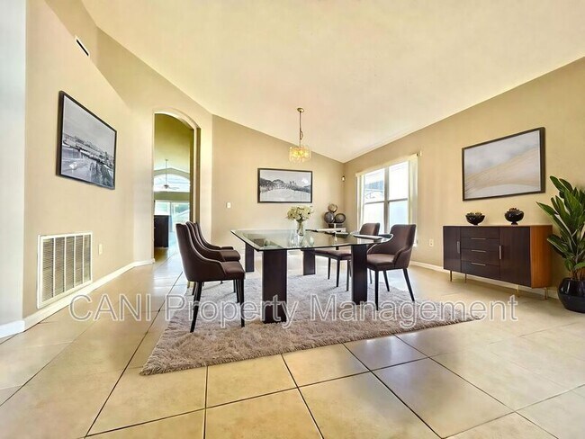 Photo - 138 Grosvenor Loop