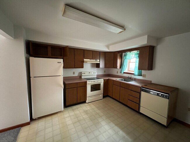 301 E Elm St Unit Basement