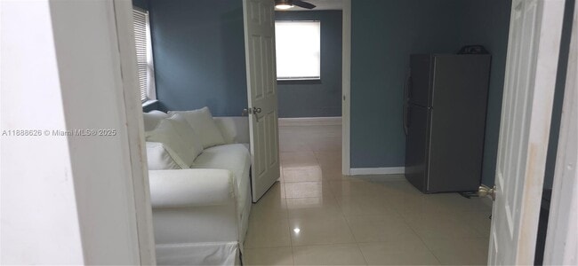 Photo - 231 SW 31st Ave Unit 1A