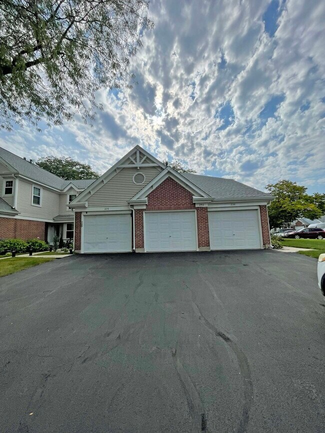 238 Green Knoll Ln
