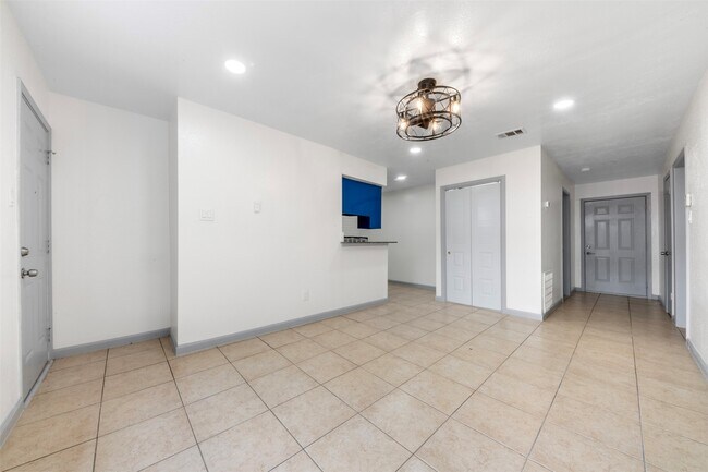 Photo - 6827 Chasewood Dr