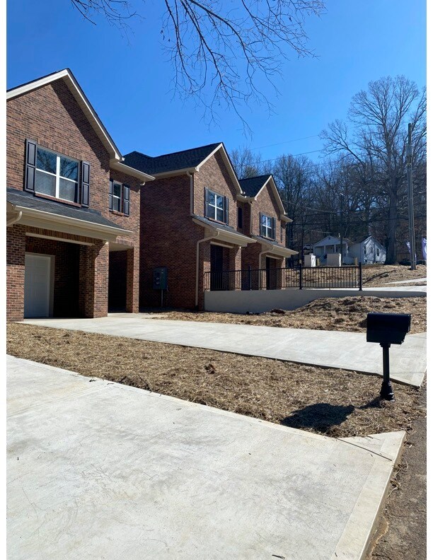 Photo - 1338 Gatewood Ln