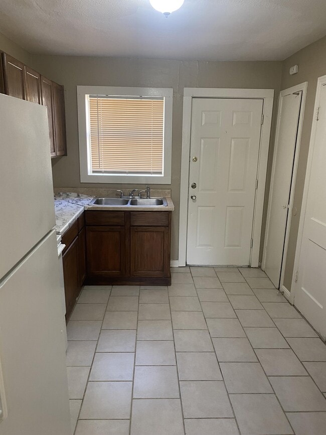 Photo - 1801 Poage Ave