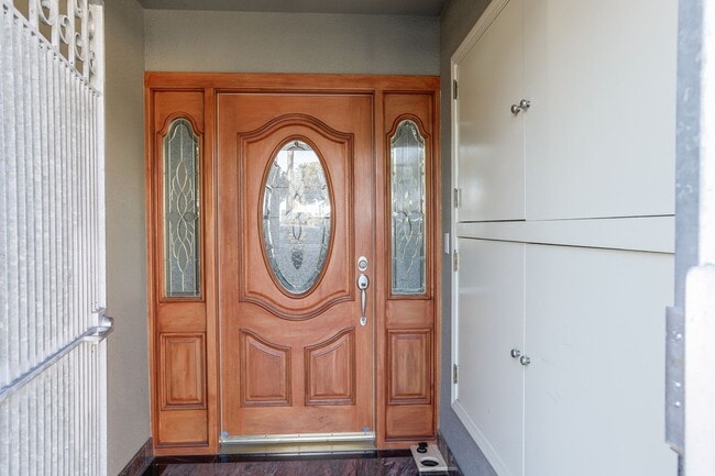 Photo - Spacious 3 Bed / 2 Bath Flat with garage parking in Outer Richmond. YouTube tour!