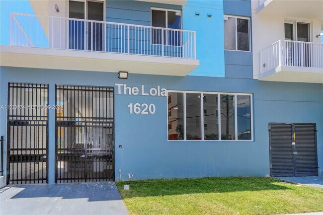 Photo - 1620 NW 18th St Unidad 204