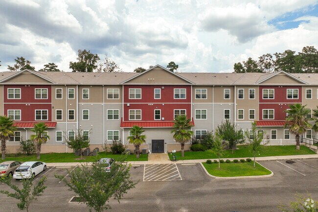 Alternar - Brookstone Senior Residences