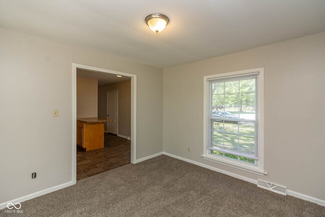 Photo - 9 Greenbriar Ln