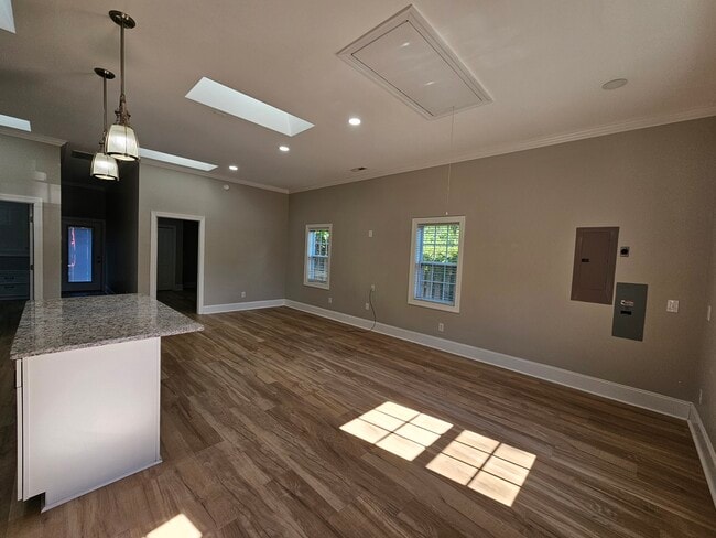 Photo - 621 Hadley Ct