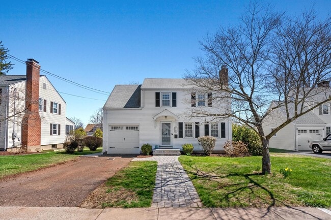 Photo - 10 Greenacres Ave